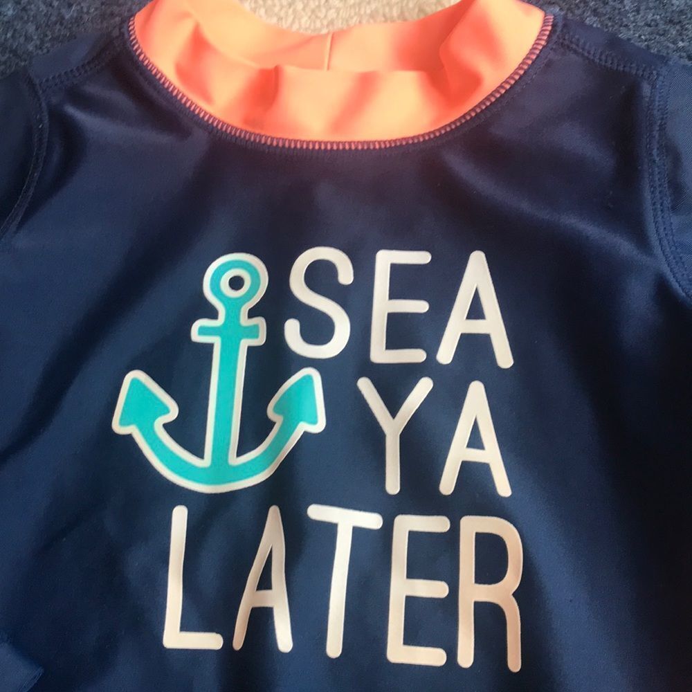 Rash guard - Picture 2 of 2